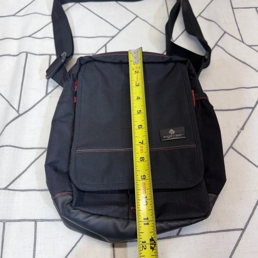 Eagle Creek Crossbody Travel Bag Small Black Organizer Messenger Shoulder Bag